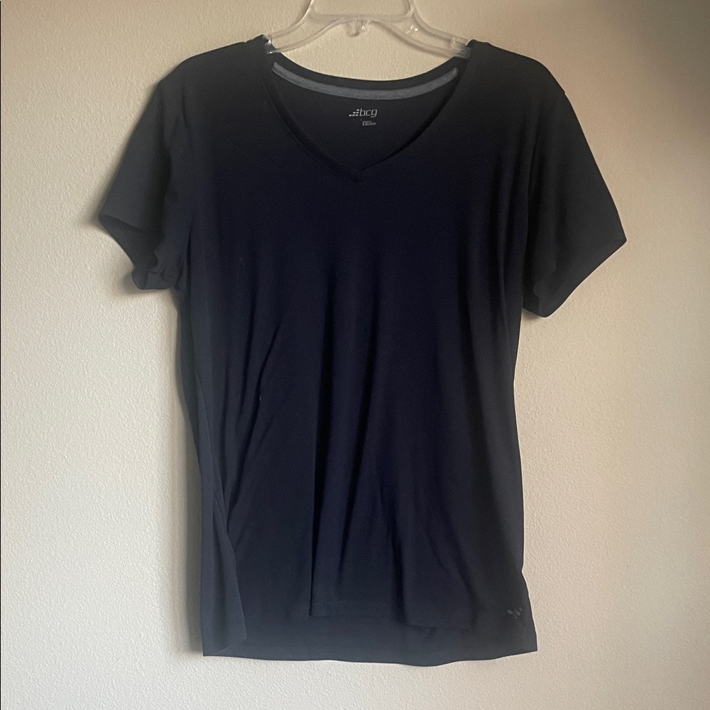 BCG women’s  V-Neck active T-Shirt xl